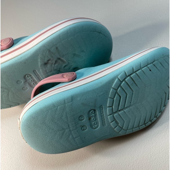 Girls Classic Crocks | Size 2 - Picture 5 of 7